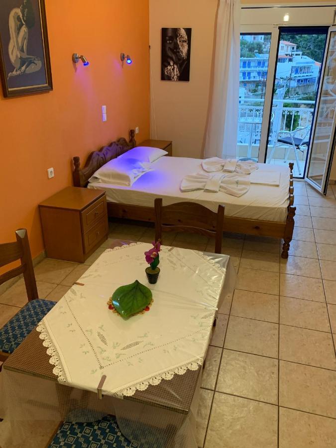 Kostas Rooms Votsi  Luaran gambar