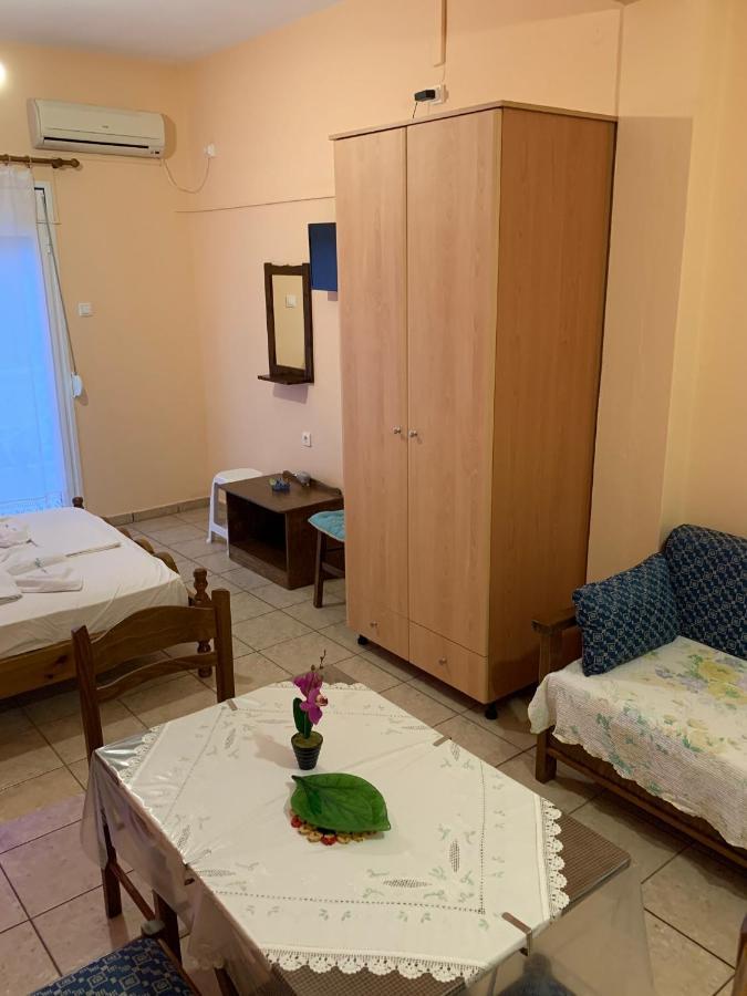 Kostas Rooms Votsi  Luaran gambar