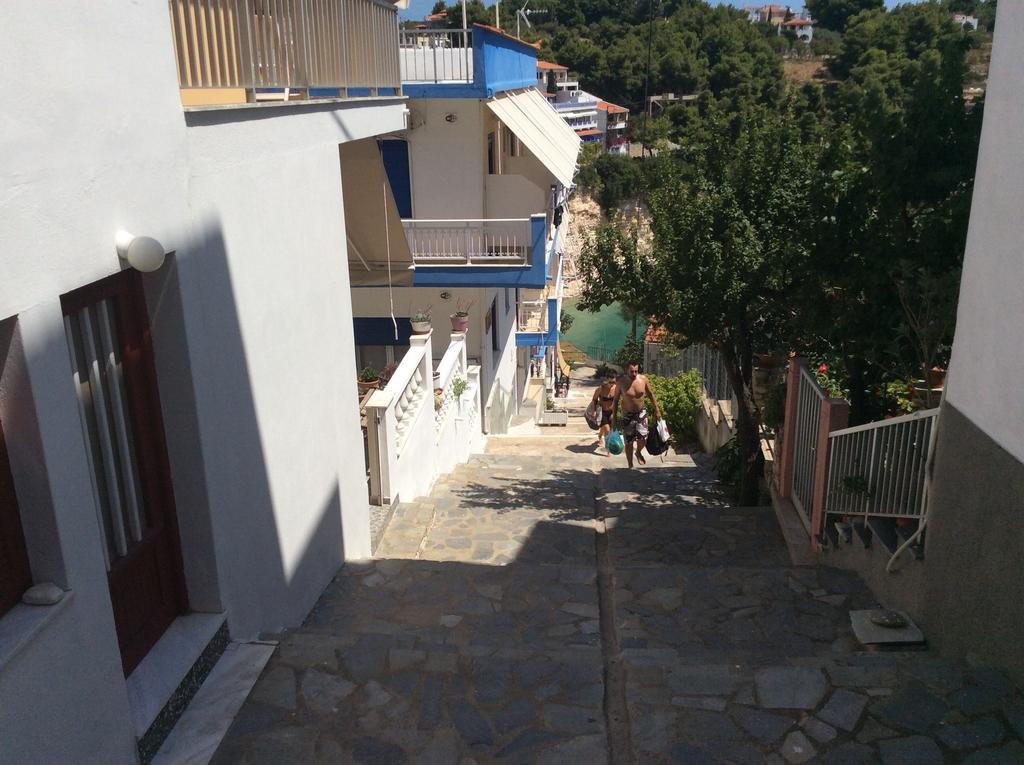 Kostas Rooms Votsi  Luaran gambar