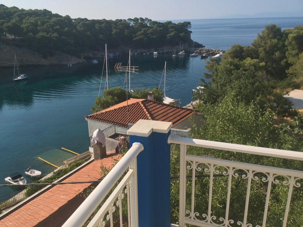 Kostas Rooms Votsi  Luaran gambar